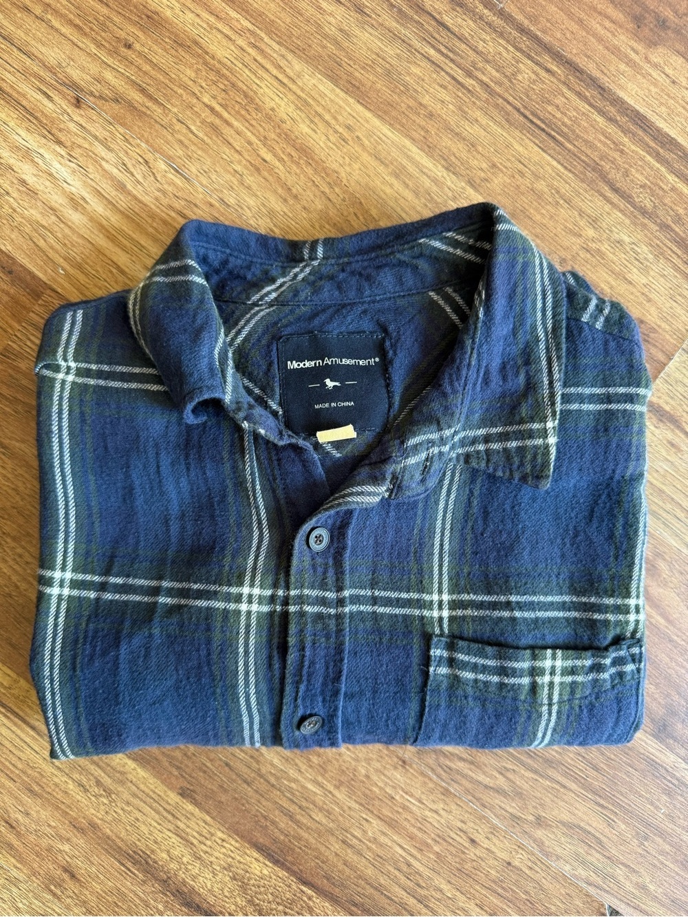 Modern Amusement Men's Blue Plaid Flannel Button Up Shirt - Size Medium